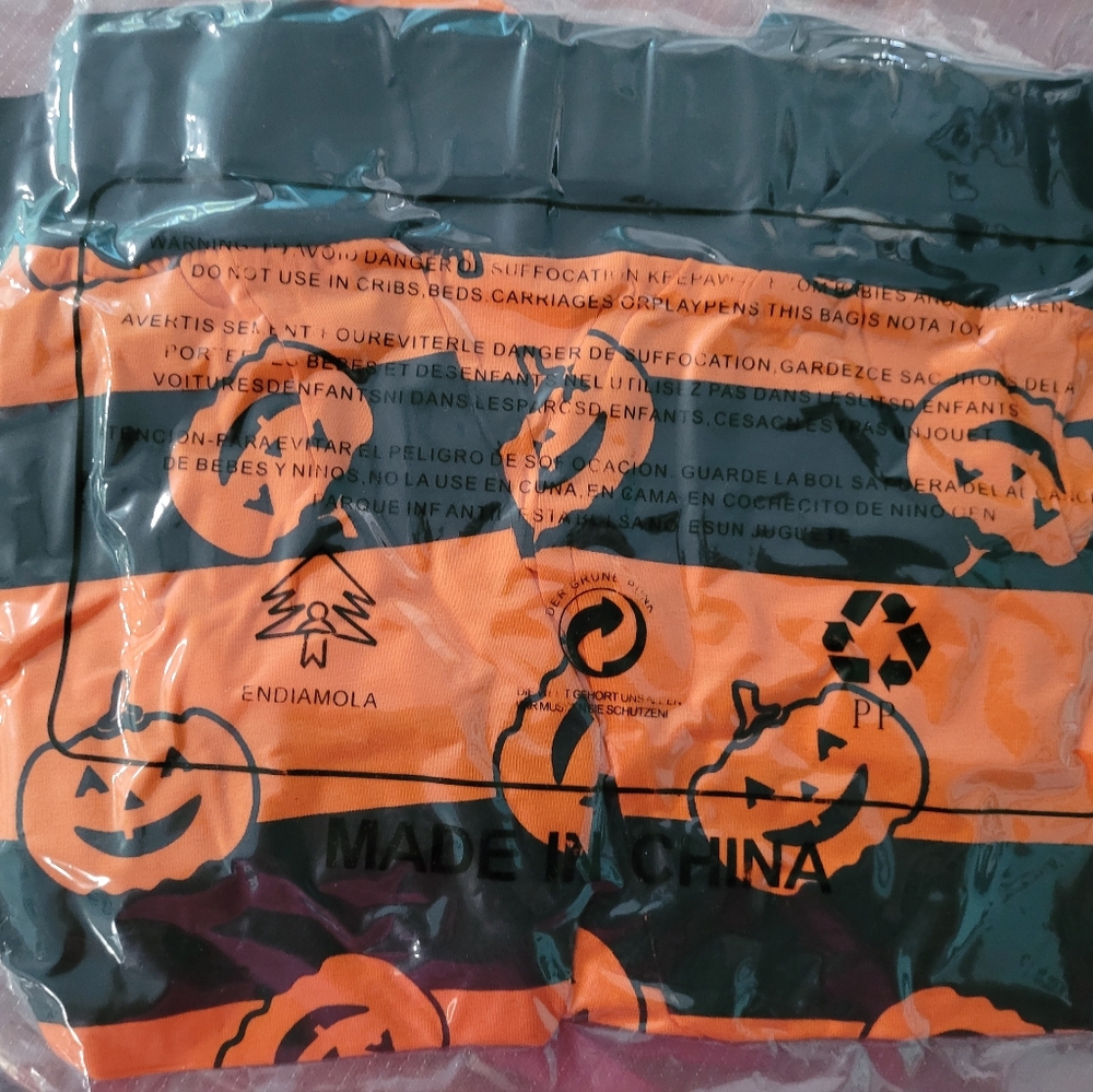 3-piece Halloween costume rompers unisex 6-12 months -brand new 🎃